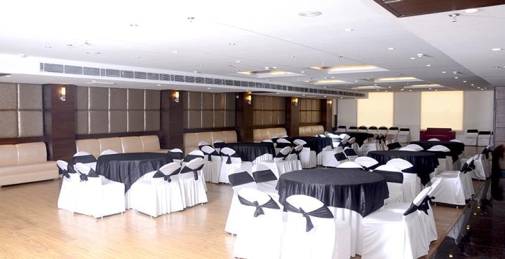 Tulip Inn Zirakpur Exteriör bild