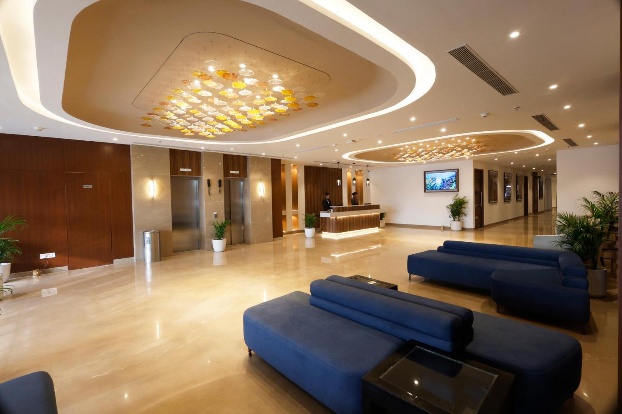 Tulip Inn Zirakpur Exteriör bild