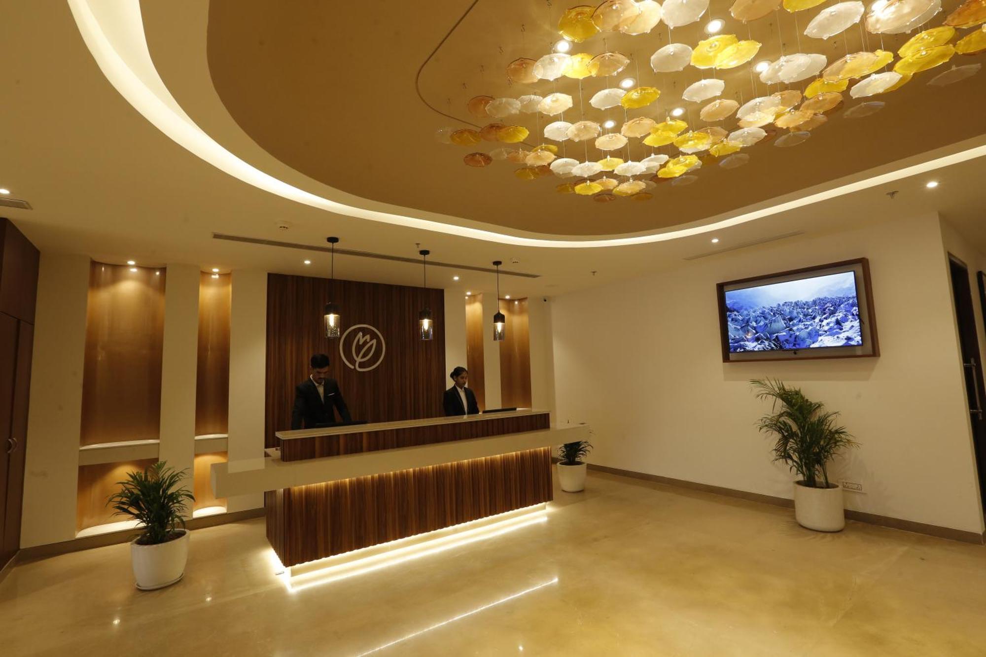 Tulip Inn Zirakpur Exteriör bild