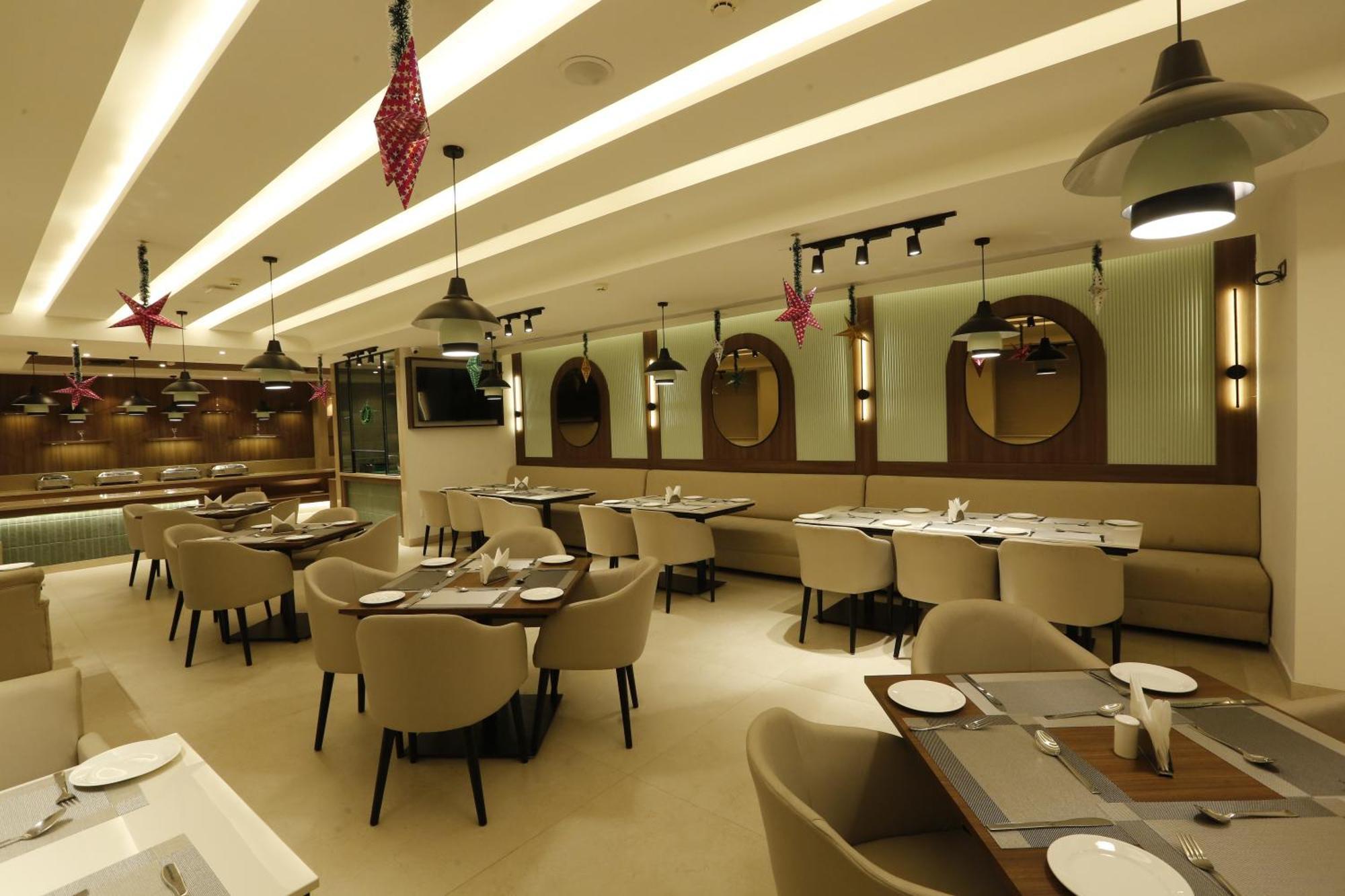 Tulip Inn Zirakpur Exteriör bild