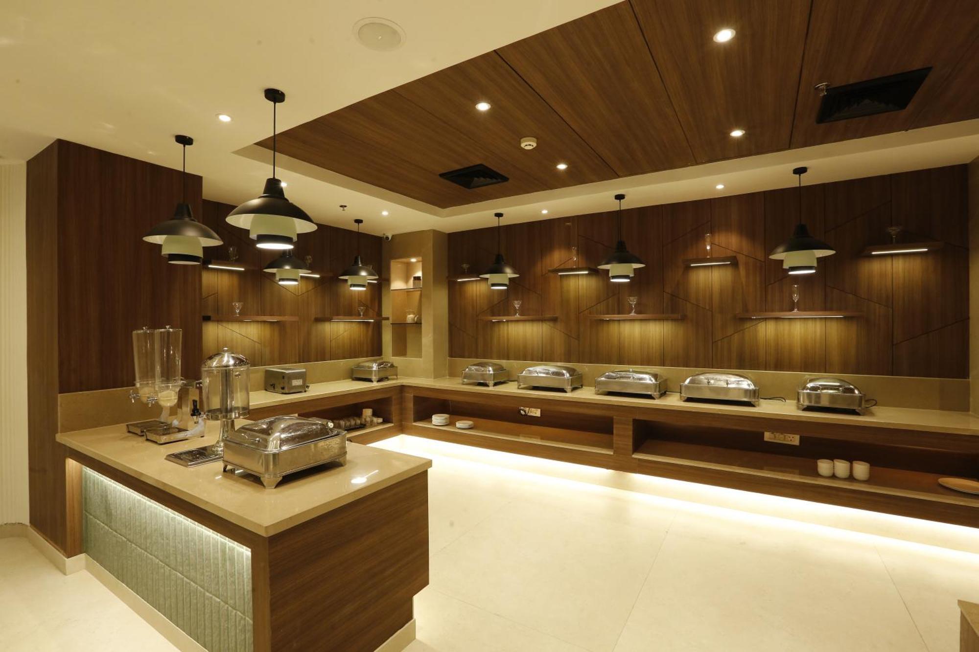 Tulip Inn Zirakpur Exteriör bild