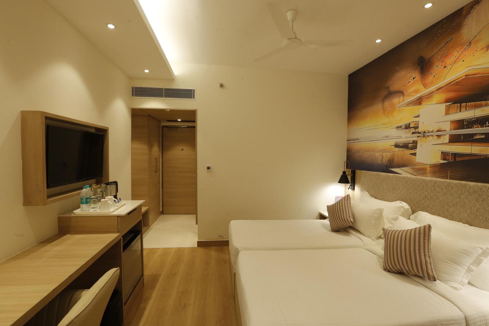 Tulip Inn Zirakpur Exteriör bild
