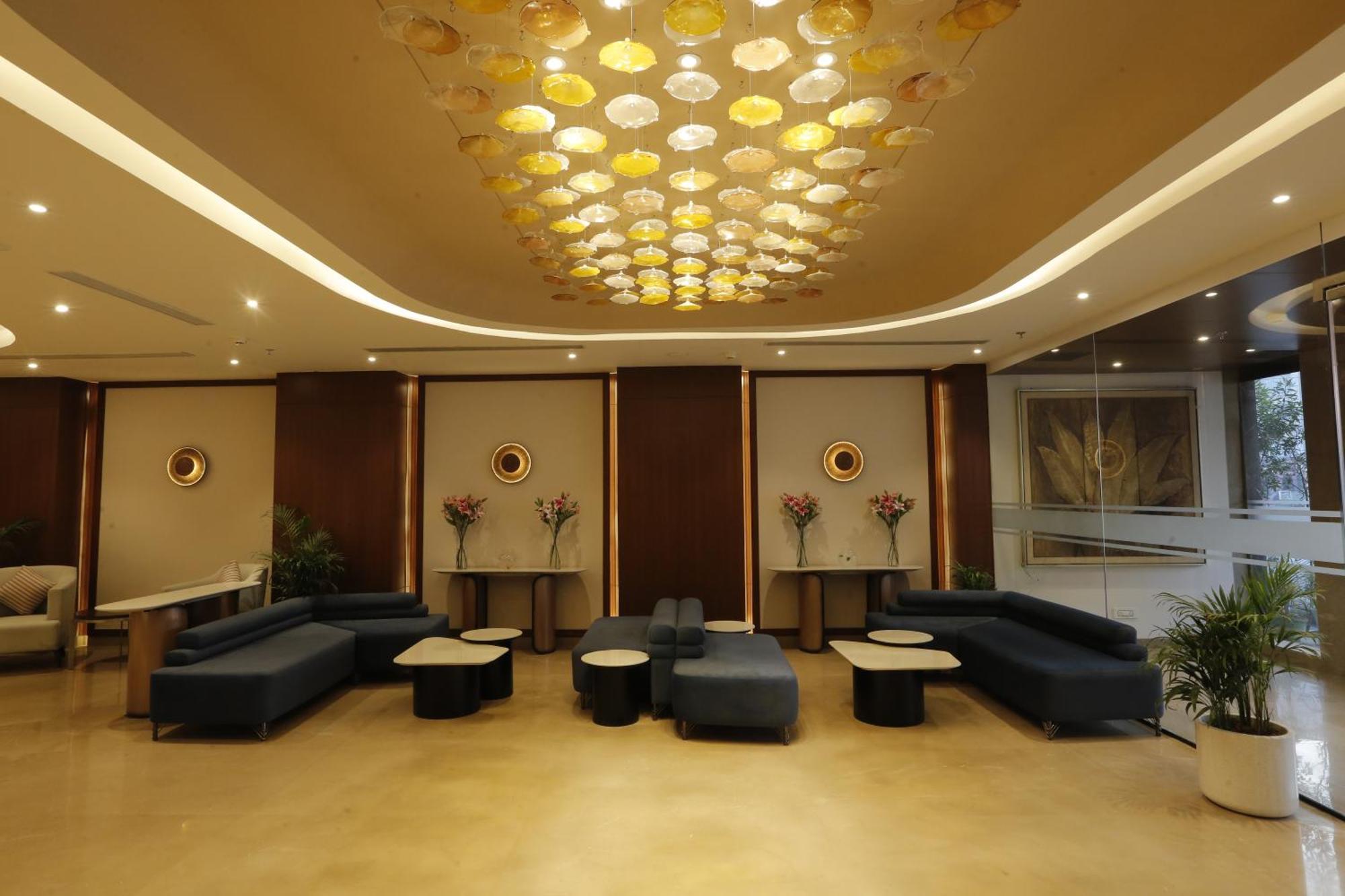 Tulip Inn Zirakpur Exteriör bild