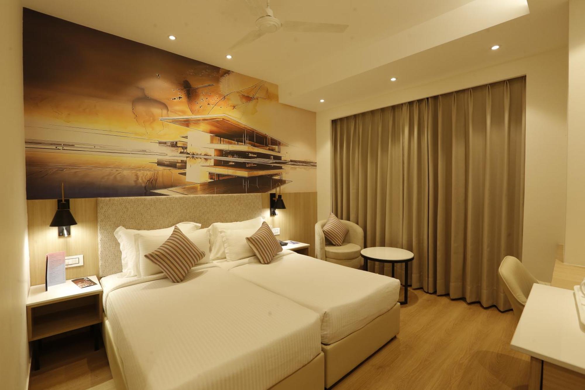 Tulip Inn Zirakpur Exteriör bild