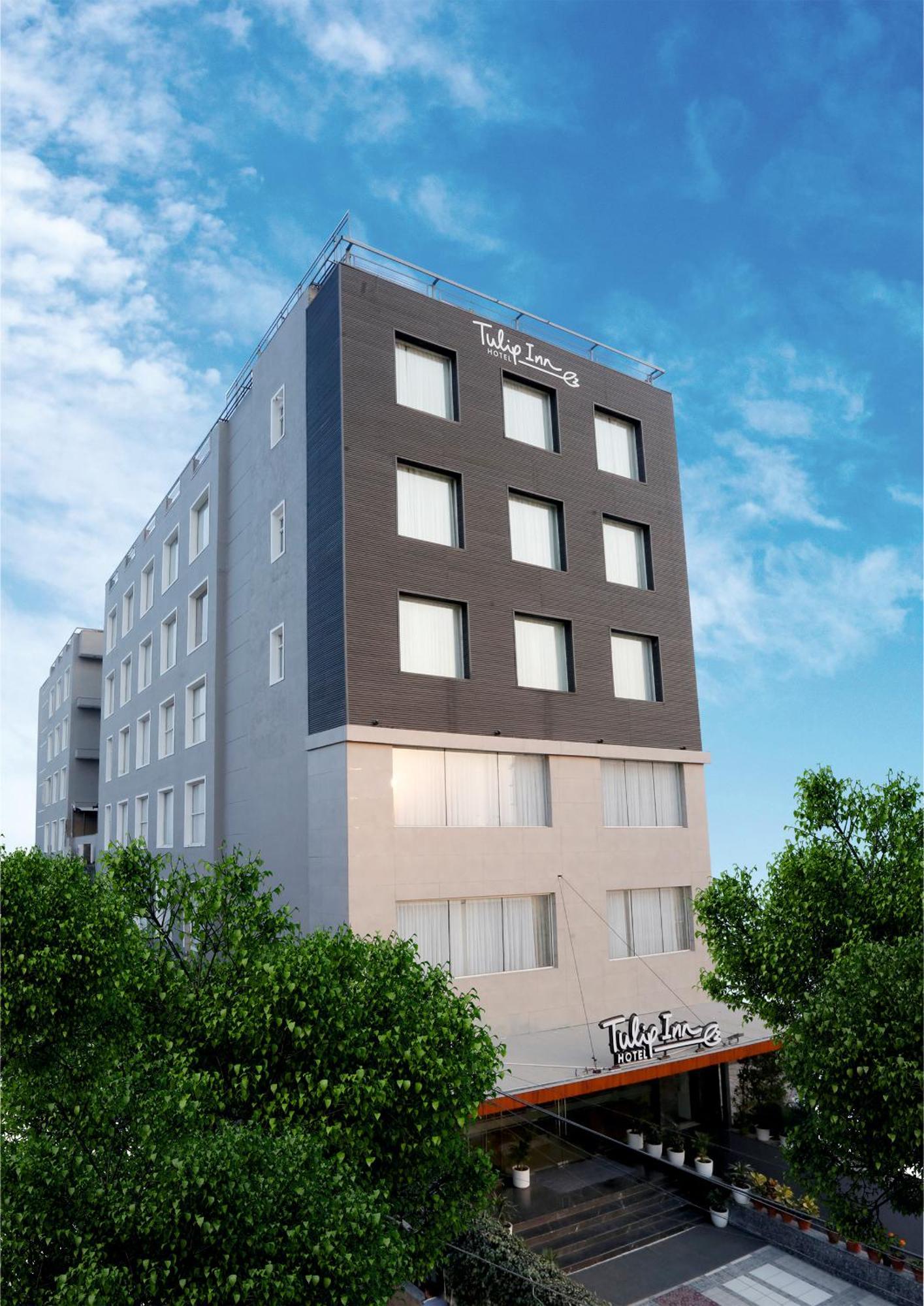 Tulip Inn Zirakpur Exteriör bild