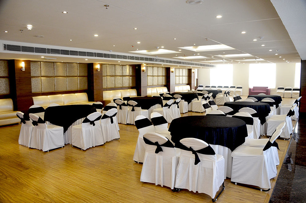 Tulip Inn Zirakpur Exteriör bild